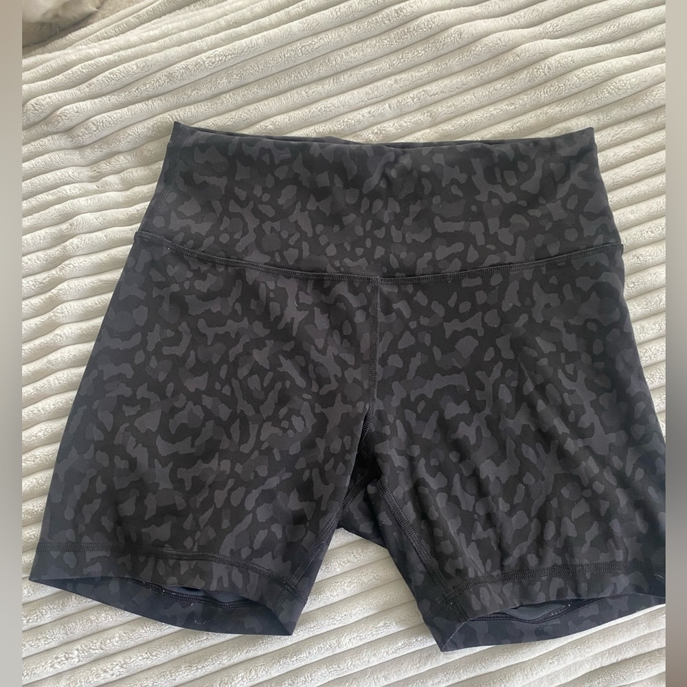Lululemon 6 inch align shorts